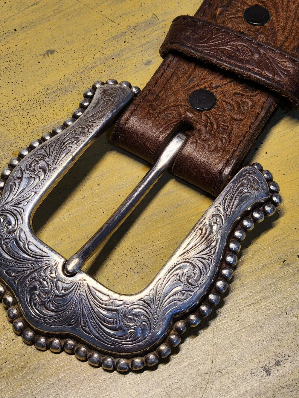 Vintage Western Tooled Brown Leather Belt with Ornate Silver Buckle – Size 35